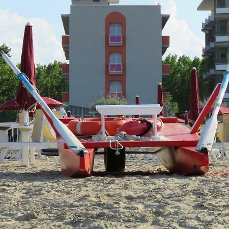 Hotel Cliff Ріміні Екстер'єр фото