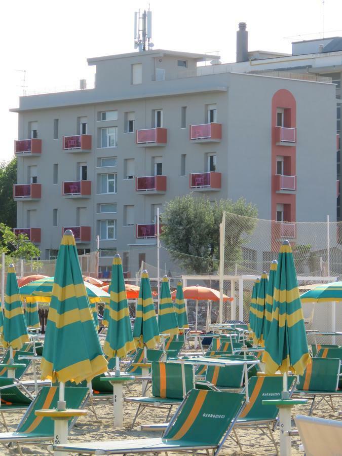 Hotel Cliff Ріміні Екстер'єр фото