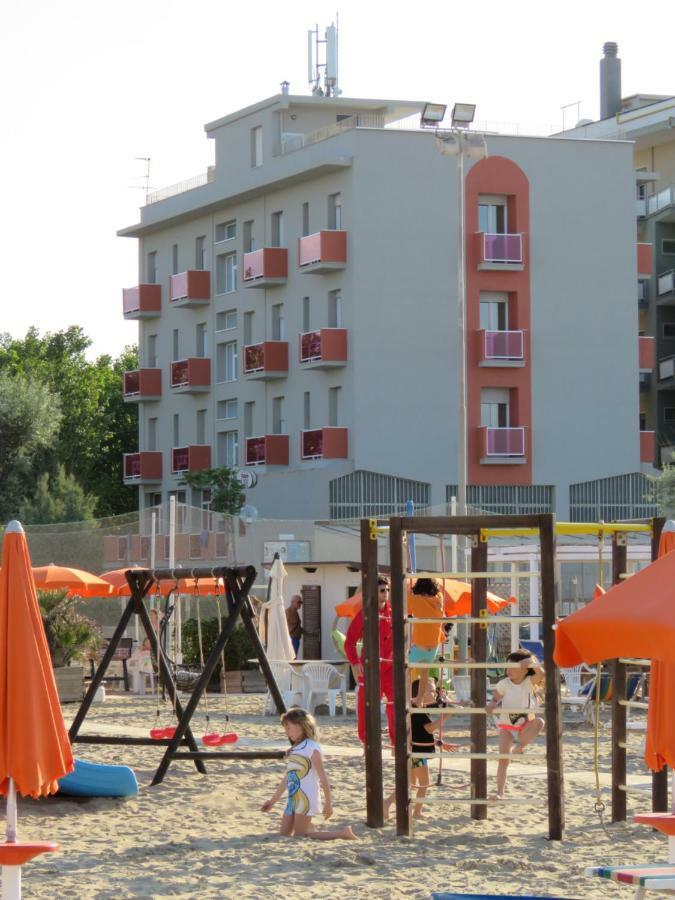 Hotel Cliff Ріміні Екстер'єр фото