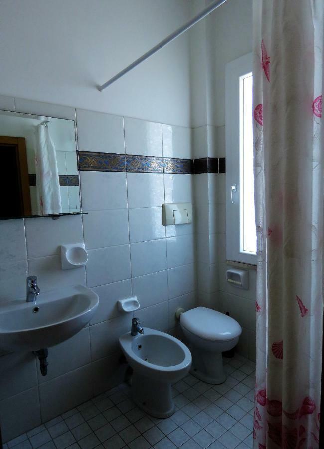 Hotel Cliff Ріміні Екстер'єр фото